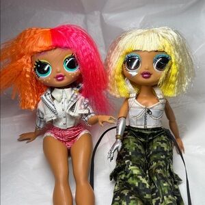 💛🧡🩷 O.M.G. Two Fashion Dolls with Vibrant Hair Color! 9 Inch. No Shoes. No Box.